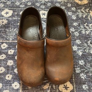 Dansko Clogs Brown Nubuck 37